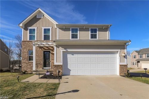 2660 Hollyhock Ln, Medina, OH, 44256-6975 | Card Image