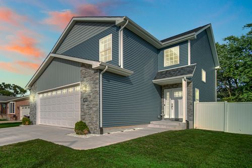 1075 S Virginia St, Hobart, IN, 46342-5831 | Card Image