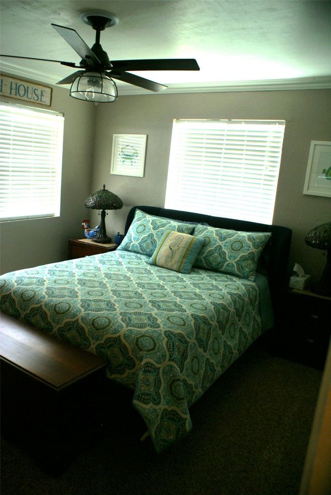Bedroom with crown molding | Image 20