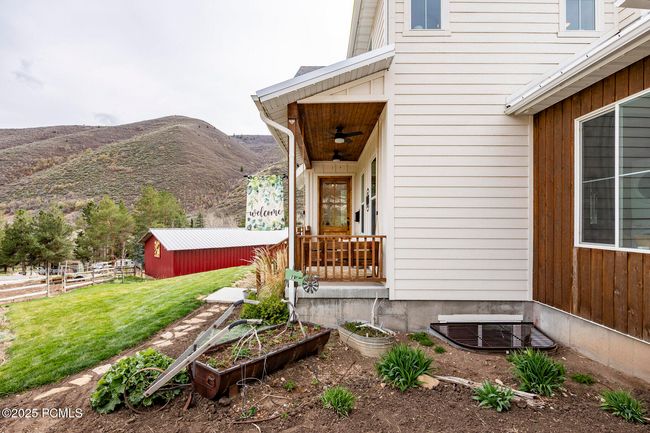 4611 S Cove Ln, Home with 3 bedrooms, 3 bathrooms and null parking in Daniel UT | Image 79