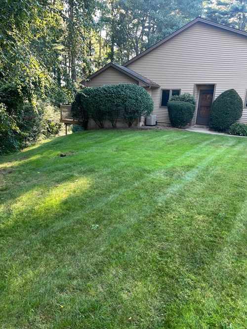 apt-18-929 Shaker Rd, Westfield, MA, 01085-5049 | Card Image