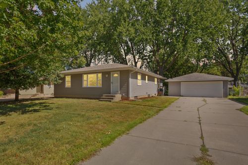4242 Limestone Dr, Eagan, MN, 55122-2013 | Card Image