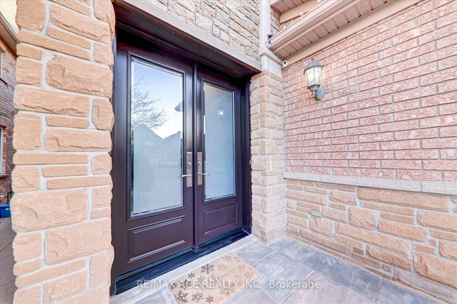 62 Saffron Cres, House other with 6 bedrooms, 5 bathrooms and 4 parking in Brampton ON | Image 5
