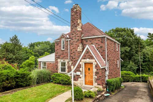 4413 E Brightview Ave, Pittsburgh, PA, 15227-1233 | Card Image