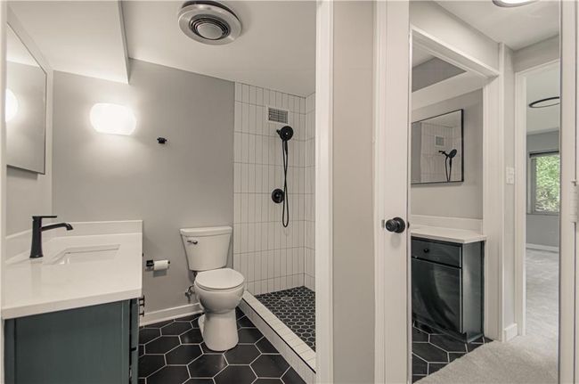 APT-210-211 - 4550 Warwick Blvd, Condo with 3 bedrooms, 3 bathrooms and null parking in Kansas City MO | Image 36
