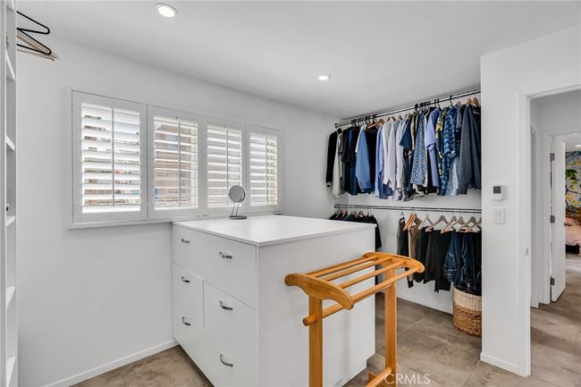 15 69 Th Pl, Home with 5 bedrooms, 5 bathrooms and 3 parking in Long Beach CA | Image 28
