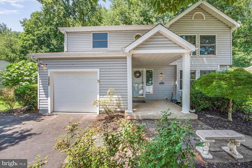 13766 Cabells Mill Dr, CENTREVILLE, VA, 20120-1741 | Card Image