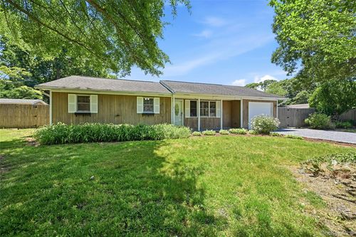 10 Twin Pine Ln, Center Moriches, NY, 11934-2815 | Card Image