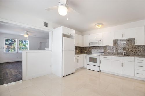 2352 Sw 26th Lane, Miami, FL, 33133 | Card Image