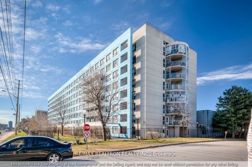 105-39 Kimbercroft Crt, Scarborough, ON, M1S5B5 | Card Image