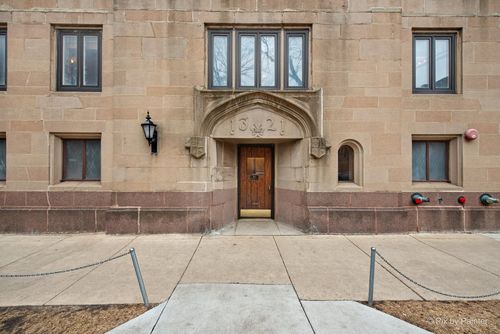 apt-2-1321 E 56th St, Chicago, IL, 60637-1762 | Card Image