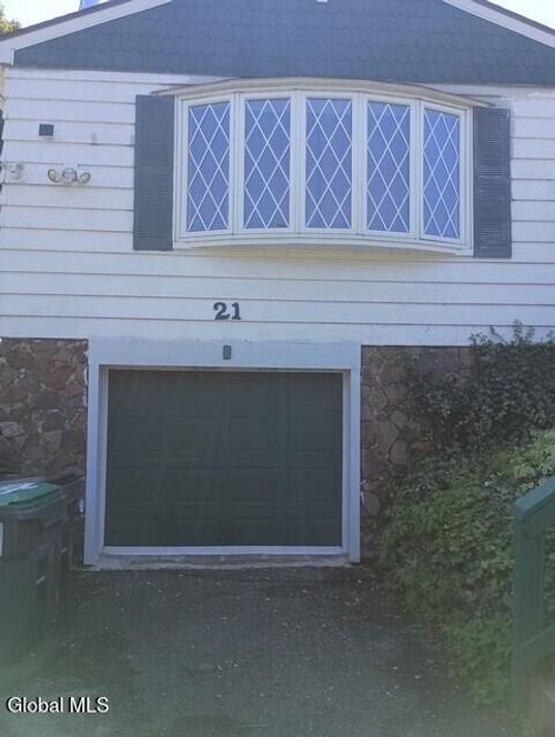 21 Ridgecrest Ave, Latham, NY, 12110-2916 | Card Image