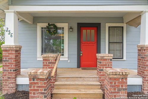 356 Kessler St, New Braunfels, TX, 78130-7817 | Card Image
