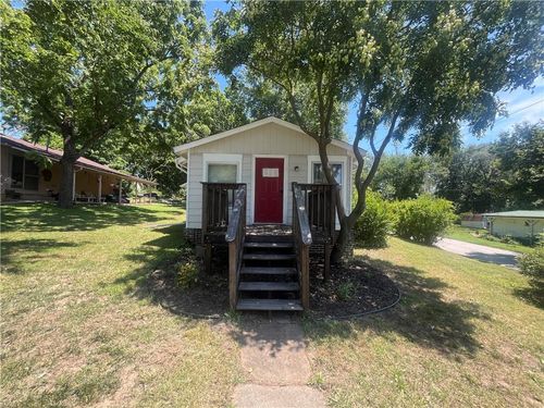 711 Shotwell St, Warrensburg, MO, 64093-1168 | Card Image
