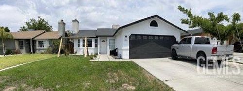 1024 Hazelnut St, Wasco, CA, 93280-3307 | Card Image