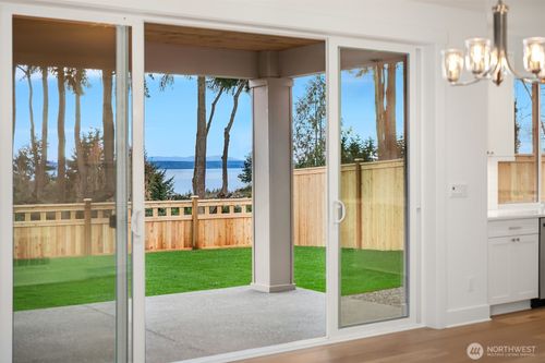 22216 98th Ave W, Edmonds, WA, 98020-4538 | Card Image