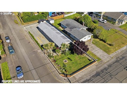2294 Marion St, North Bend, OR, 97459-2316 | Card Image