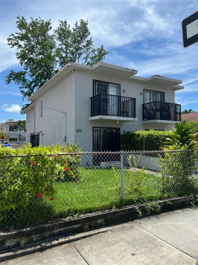 603 Sw 11th Ave, Home with 0 bedrooms, 0 bathrooms and 3 parking in Miami FL | Image 2