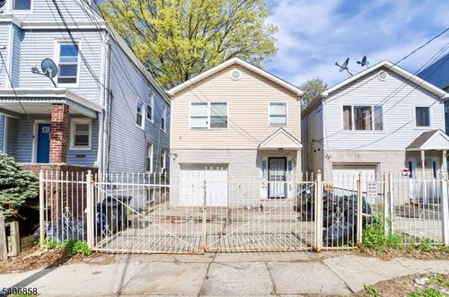 63 Hobson St, Newark, NJ, 07112-1308 | Card Image
