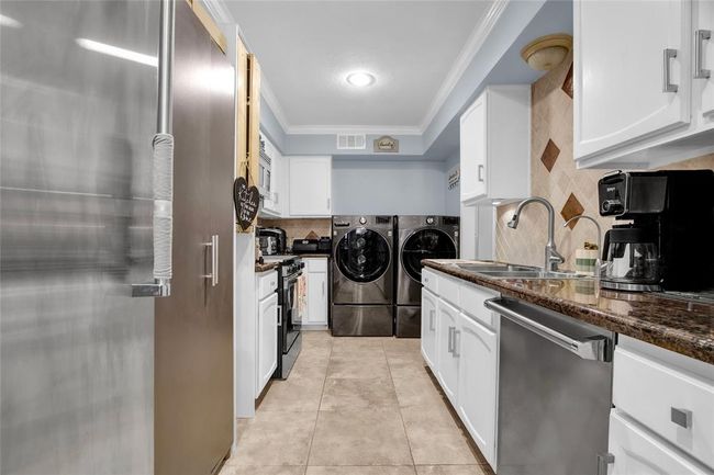 APT-610 - 351 N Post Oak Ln, Townhouse with 3 bedrooms, 2 bathrooms and null parking in Houston TX | Image 8