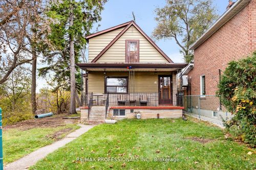 16 Cliff St, York, ON, M6N4L6 | Card Image