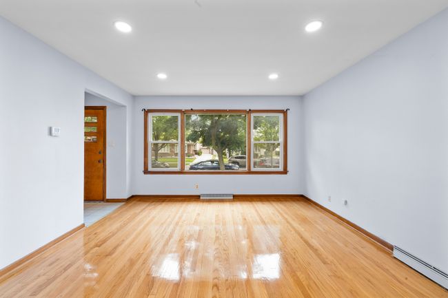 11828 S Hale Avenue, House other with 3 bedrooms, 2 bathrooms and 1 parking in Chicago IL | Image 13