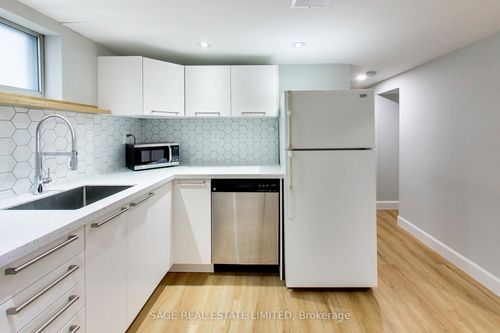 lower-2505 Gerrard St E, Scarborough, ON, M1N1W7 | Card Image