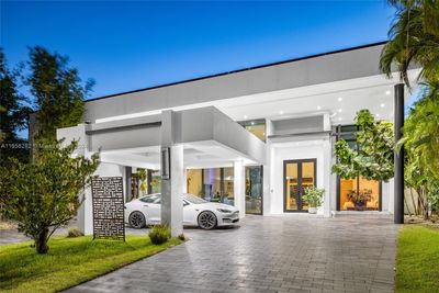 7960 Biscayne Point Cir, House other with 5 bedrooms, 6 bathrooms and null parking in Miami Beach FL | Image 2