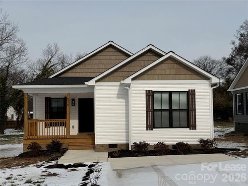 626 W Bell St, Statesville, NC, 28677-5720 | Card Image