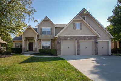 14833 Nw 66 Th Street, House other with 5 bedrooms, 4 bathrooms and null parking in Parkville MO | Image 1