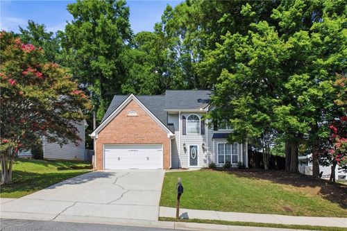 640 Suwanee Lakes Cir, Suwanee, GA, 30024-3116 | Card Image