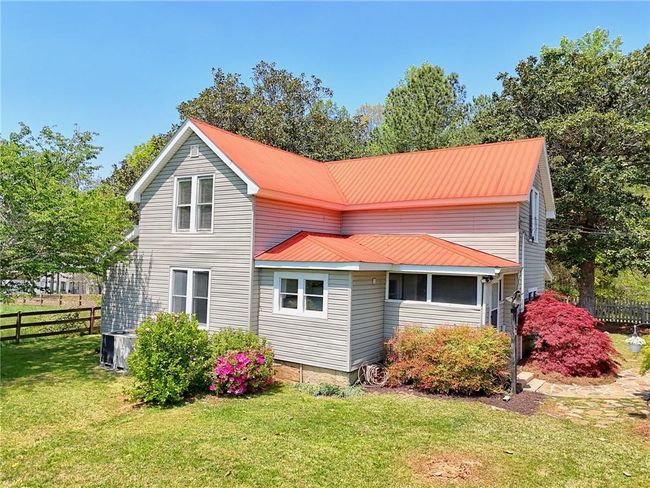 1096 Sutton Mill Rd, House other with 3 bedrooms, 2 bathrooms and 9 parking in Clarkesville GA | Image 56