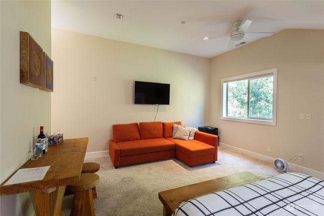402 - 360 Knechtel Way Ne, Condo with 0 bedrooms, 1 bathrooms and null parking in Bainbridge Island WA | Image 8