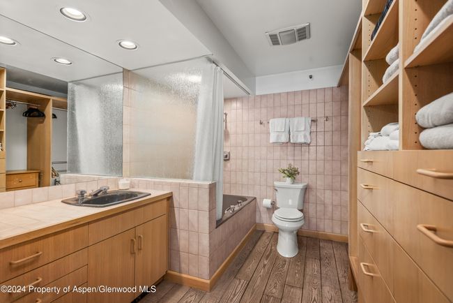 APT-406 - 600 E Main St, Condo with 2 bedrooms, 2 bathrooms and 1 parking in Aspen CO | Image 8