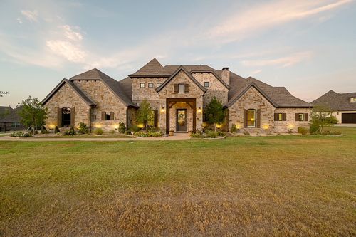 10613 Kyle Cir, Burleson, TX, 76028-0122 | Card Image