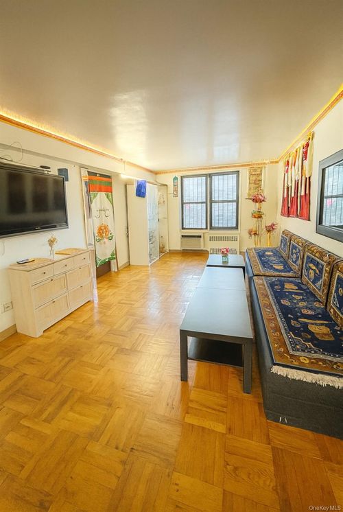 apt-2d-86 Grand Ave, Elmhurst, NY, 11373-4314 | Card Image