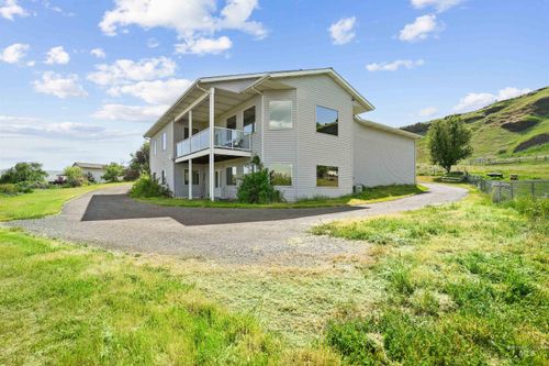 2750 S Perry Ln, Clarkston, WA, 99403-3242 | Card Image