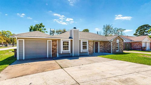 4914 29th St, Dickinson, TX, 77539-5522 | Card Image