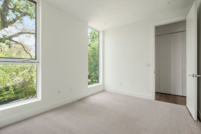 B - 5507 Manor Rd, House other with 4 bedrooms, 3 bathrooms and 4 parking in Austin TX | Image 18