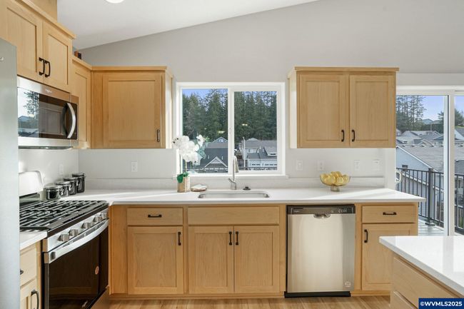 5666 Jeremy Valley Dr Se, House other with 5 bedrooms, 3 bathrooms and null parking in Salem OR | Image 11