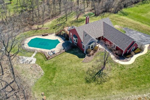 W287N3838 N Shore Dr, Pewaukee, WI, 53072-3184 | Card Image