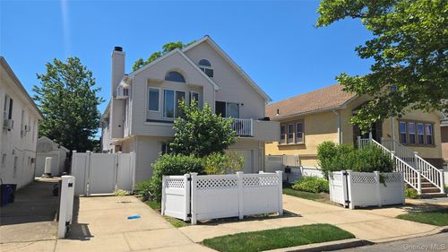 338 E Fulton St, Long Beach, NY, 11561-2327 | Card Image