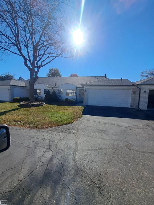 710 Country Club Dr, Saint Clair Shores, MI, 48082-1063 | Card Image