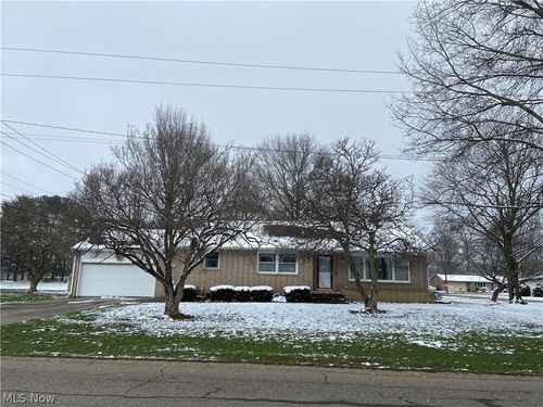 5671 E State Rd Sw, Newcomerstown, OH, 43832-8999 | Card Image