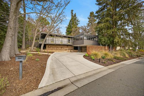 2051 Lambeth Way, Carmichael, CA, 95608-5756 | Card Image