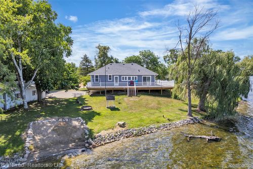 200 Simpson St, Grass Lake, MI, 49240-8902 | Card Image