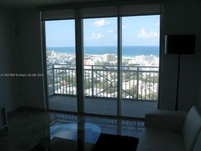 2909 - 90 Alton Rd, Condo with 2 bedrooms, 2 bathrooms and null parking in Miami Beach FL | Image 3