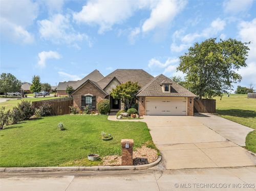 402 Birdseye Dr, Sulphur, OK, 73086-8200 | Card Image