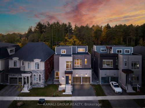 121 Milky Way Dr, Richmond Hill, ON, L4C4L9 | Card Image