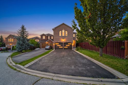 3191 Oakview Rd, Mississauga, ON, L5N7N9 | Card Image